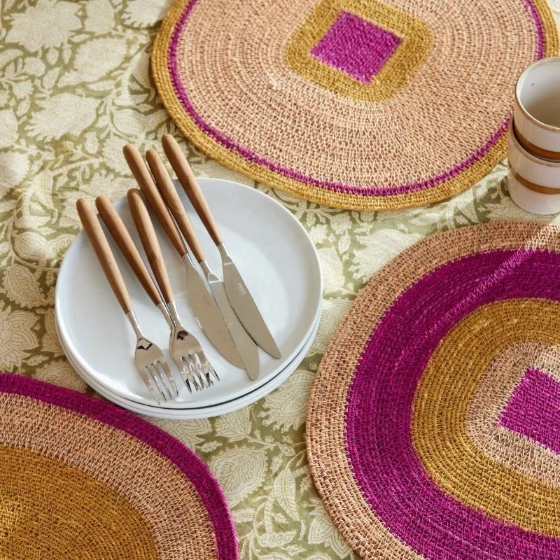 Bonheur du jour, Set de table en jonc de mer - Mada Rose Fuchsia