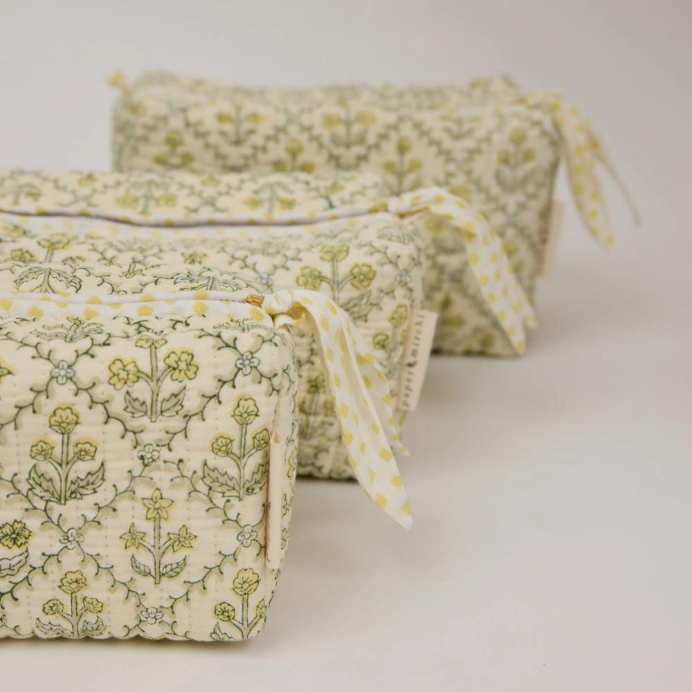 Paper Mirchi, Trousse de toilette - Treillis floral crème au beurre