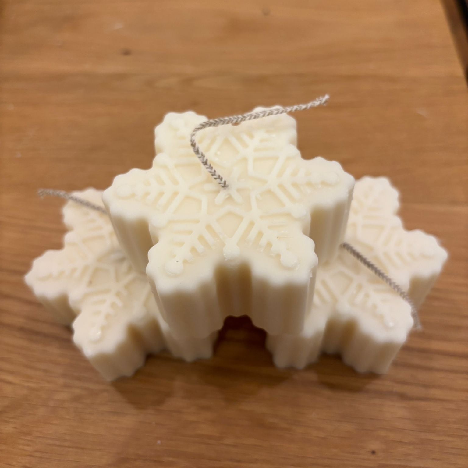 B.R.O.L, Bougie - Flocon