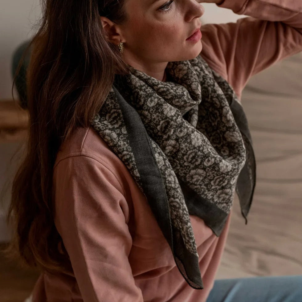 Bindi Atelier, Grand Foulard en laine - Frieda Khaki