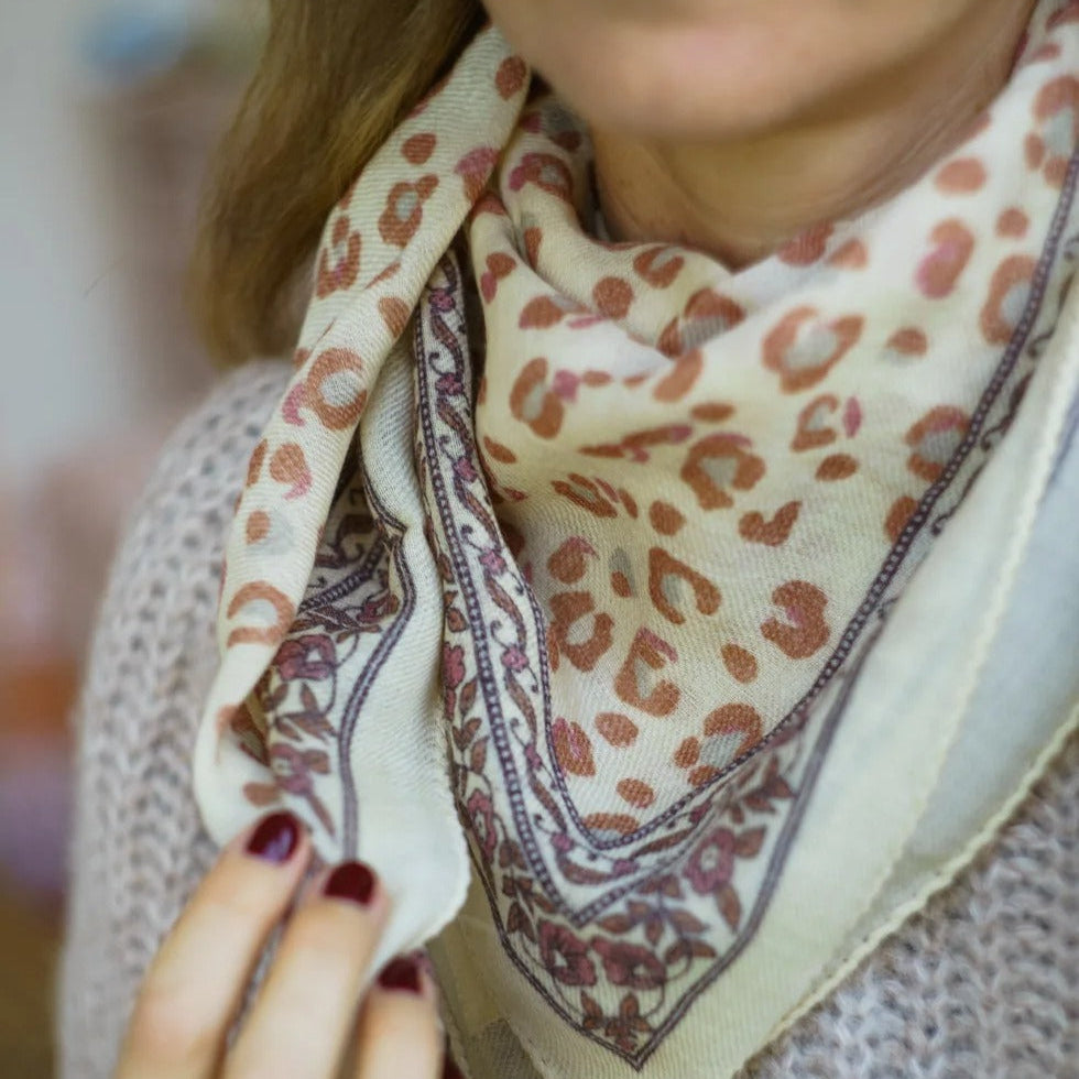 Bindi Atelier, Grand Foulard en laine - Bengal Lana