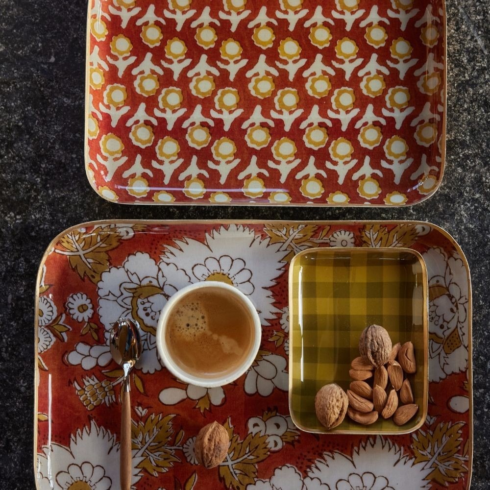 Bonheur du jour, Grand Plateau - Isha Squirrel