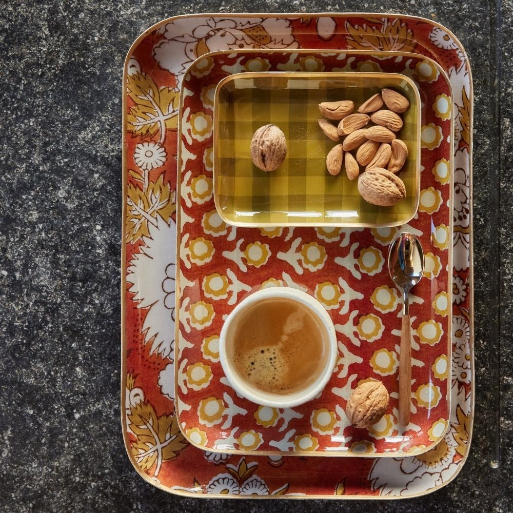 Bonheur du jour, Grand Plateau - Isha Squirrel