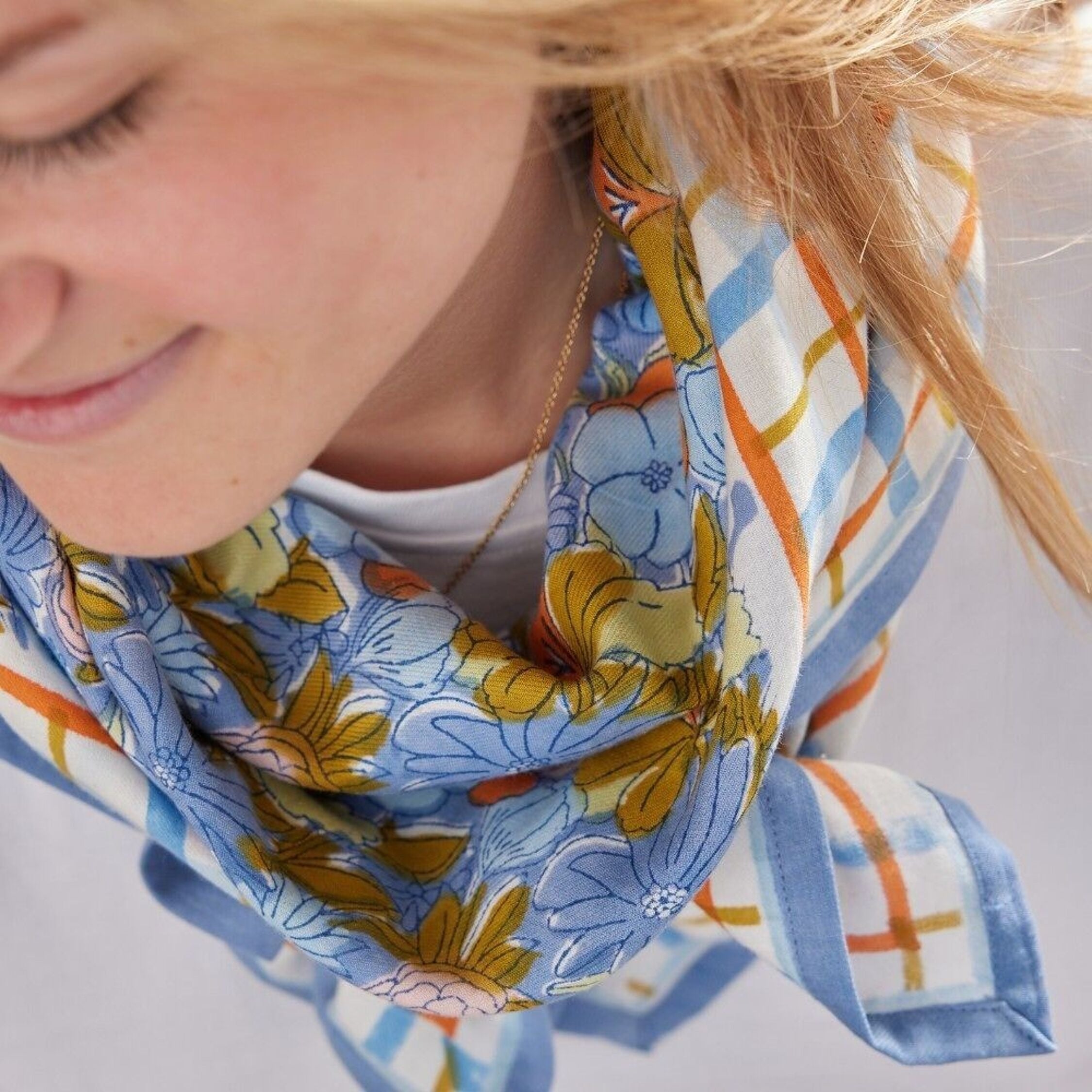 Bonheur du jour, Petit Foulard - Magic Garden Pervenche