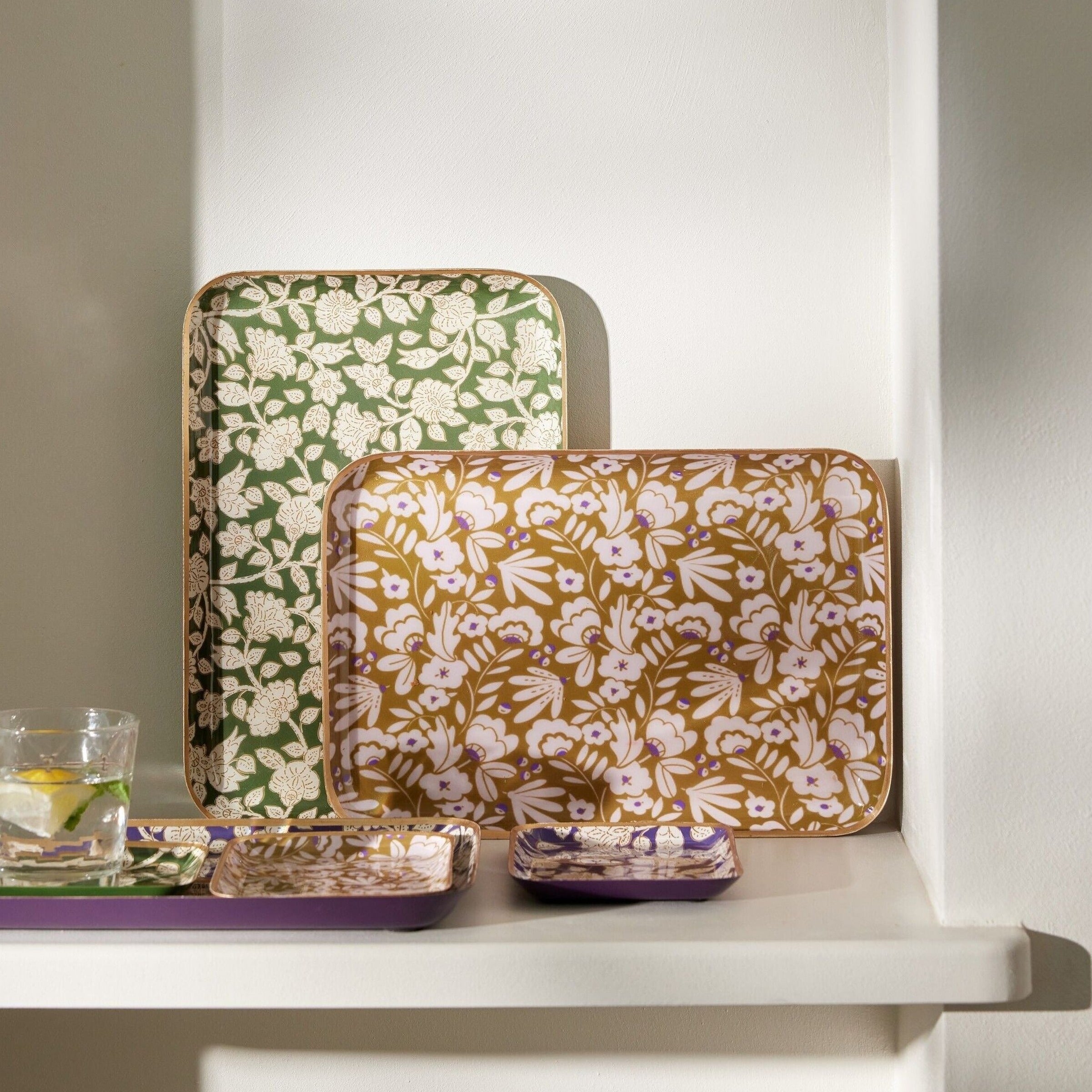 Bonheur du jour, Grand Plateau - Iris Curry