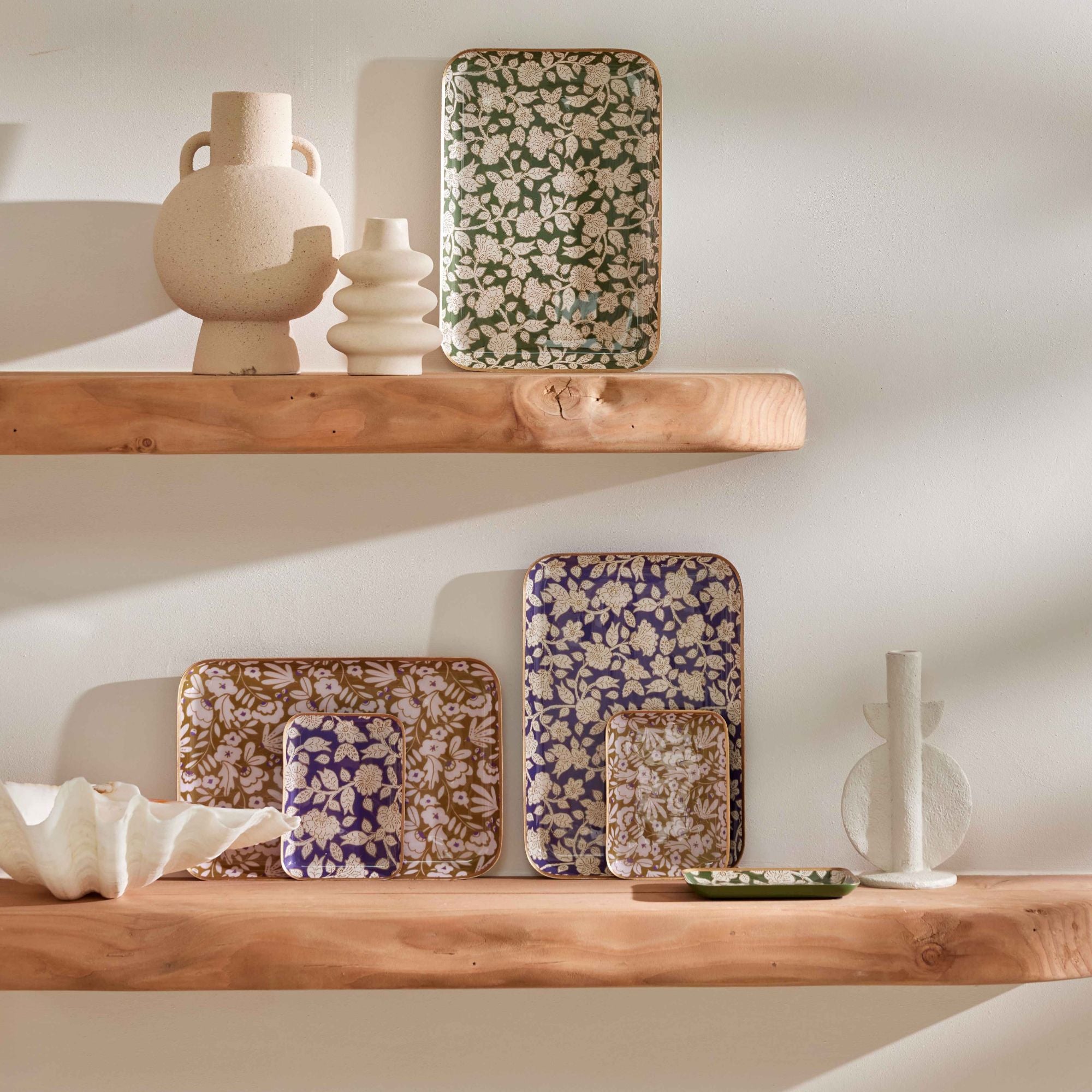 Bonheur du jour, Grand Plateau - Iris Curry