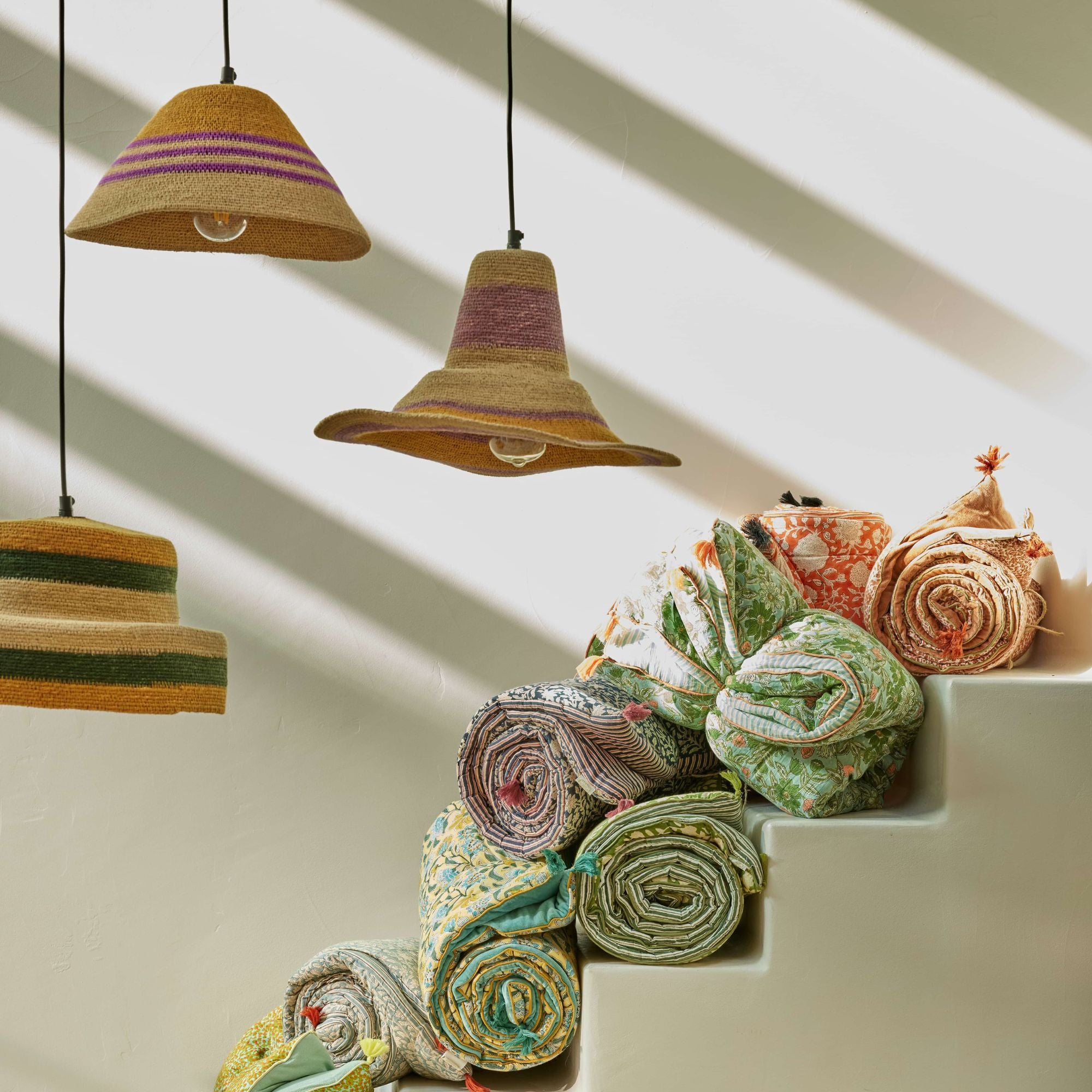 Bonheur du jour, Suspension en jonc de mer - Bell Violet