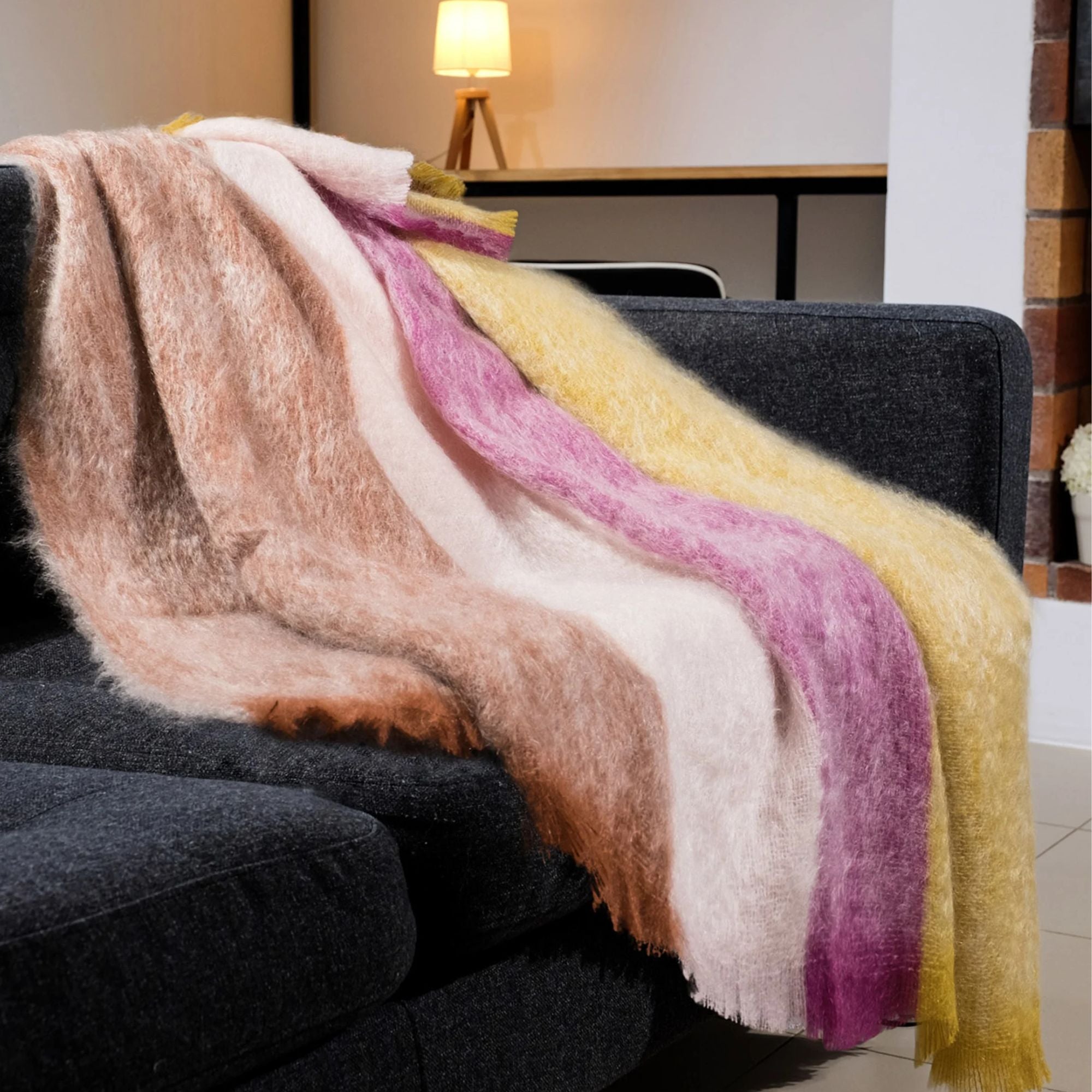 Brun de Vian Tiran, Plaid Mohair Dessins - Paysage Colline