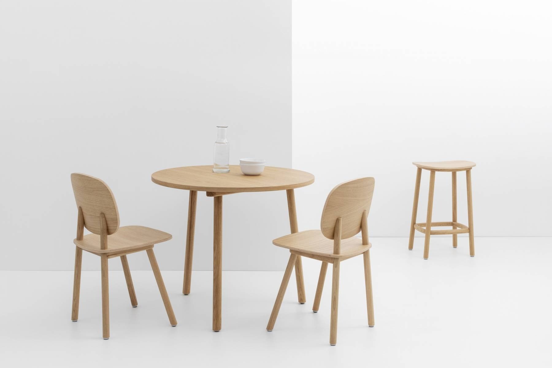 Cruso, Chaise en bois massif - Paddle