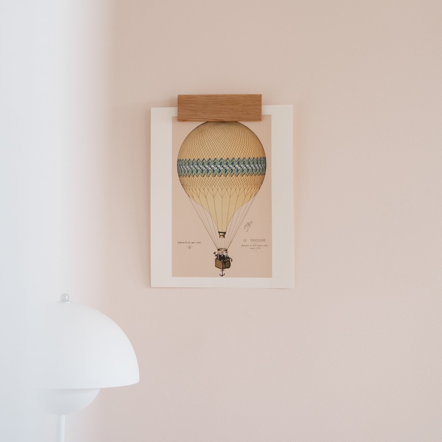 Gllu, Porte-affiches Raisin