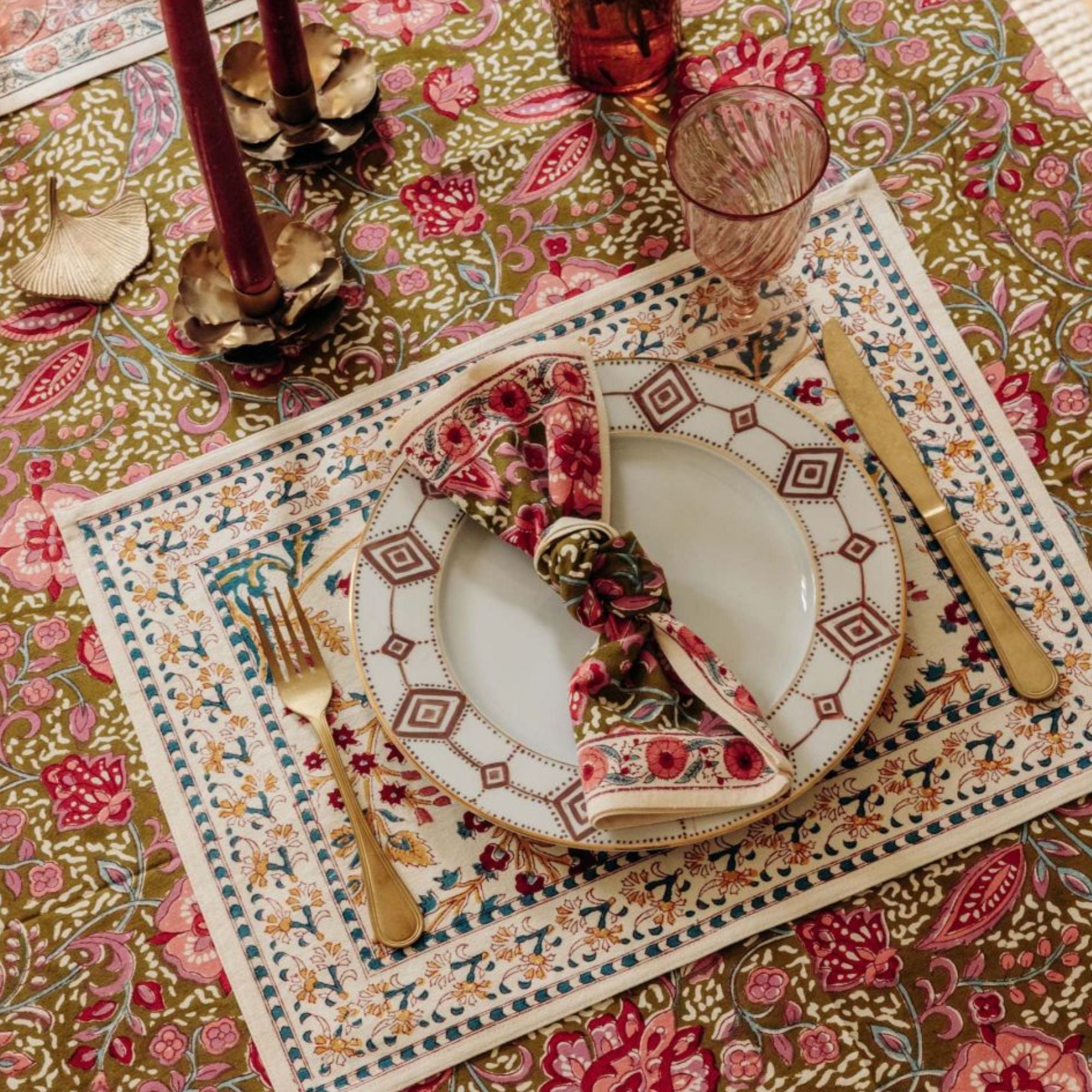 Jamini Design, Nappe rectangle 140x235 - Lita Kaki