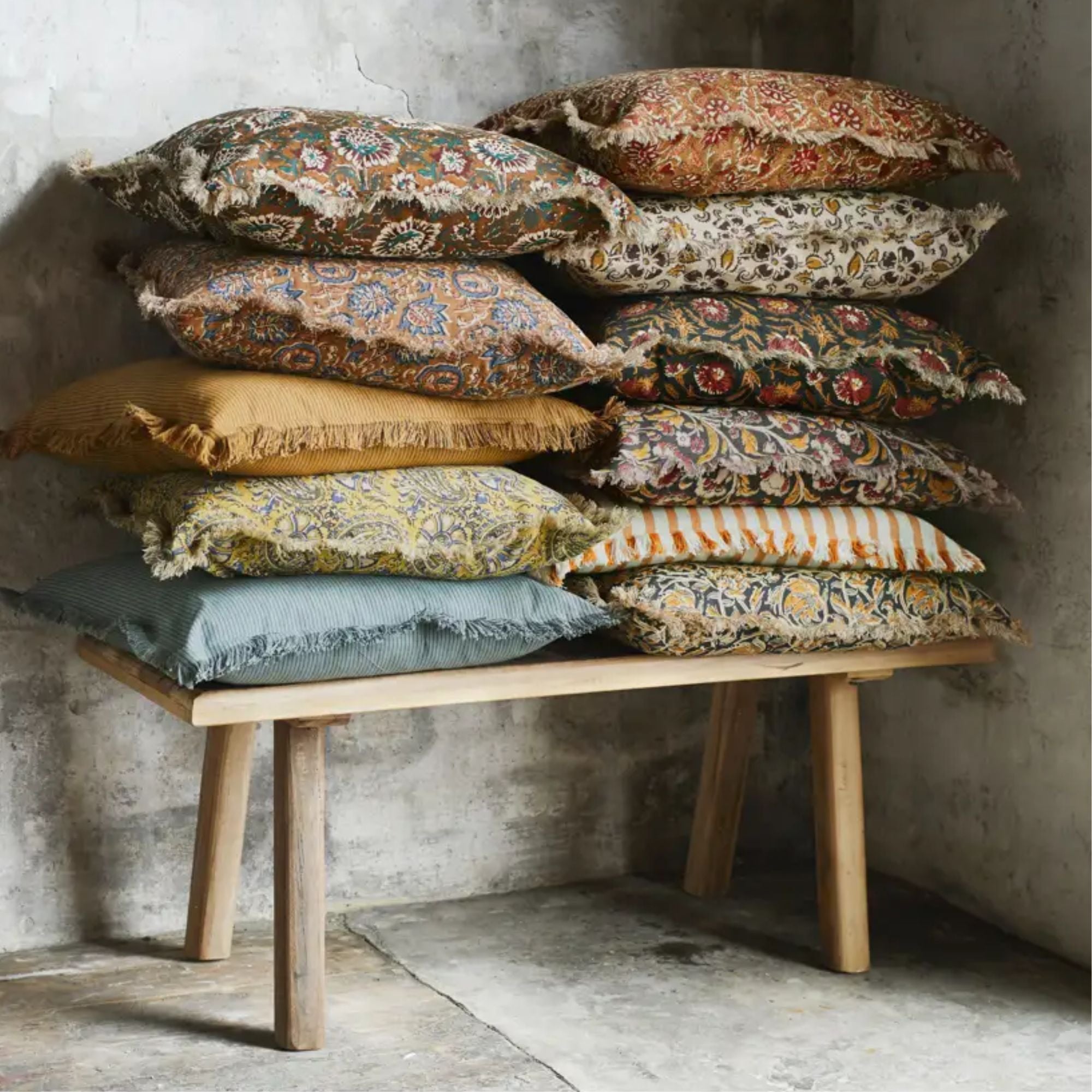 Madam Stoltz, Housse de coussin 50x50 - Fringe