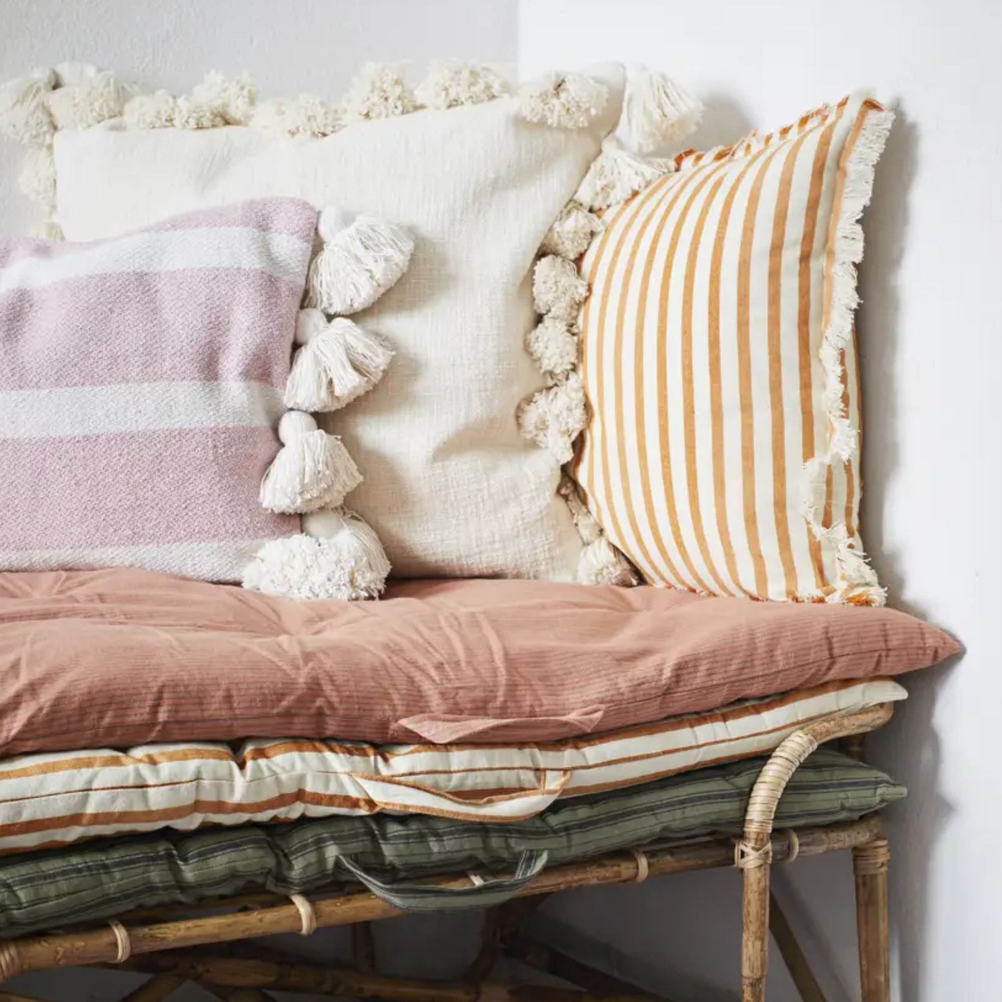 Madam Stoltz, Housse de coussin 50x50 - Fringe