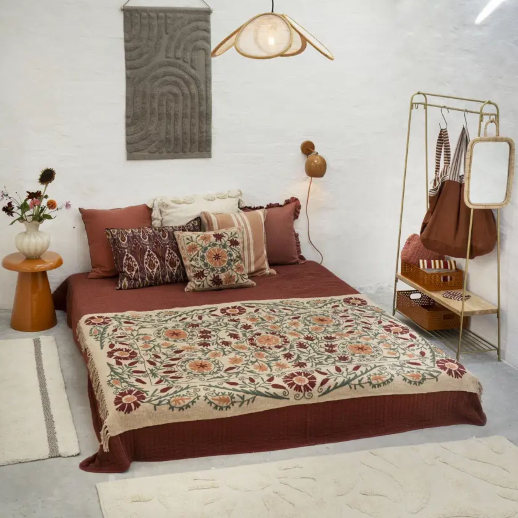 Madam Stoltz, Housse de coussin 50x50 - Suzani Sand