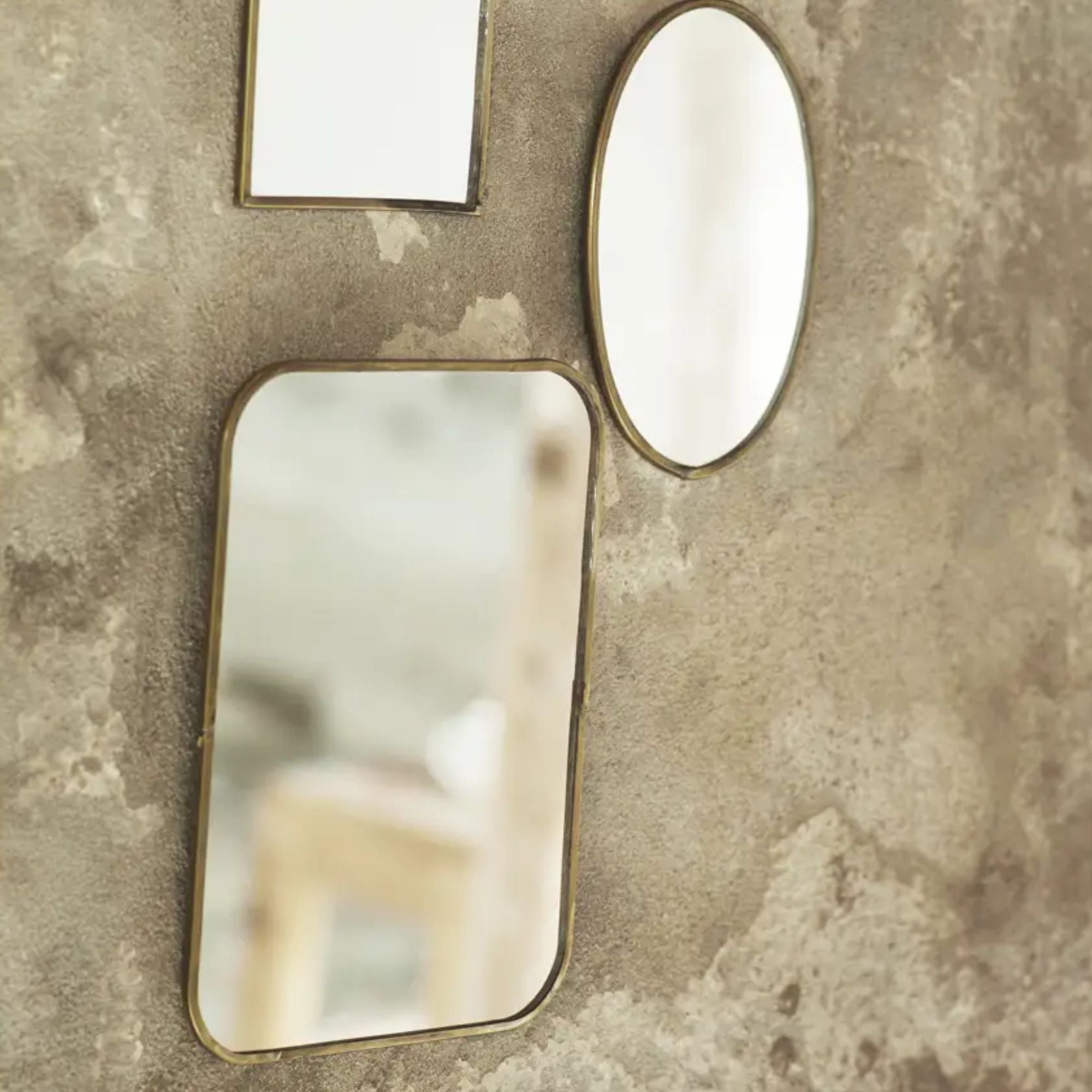 Madam Stoltz, Miroir - Echo