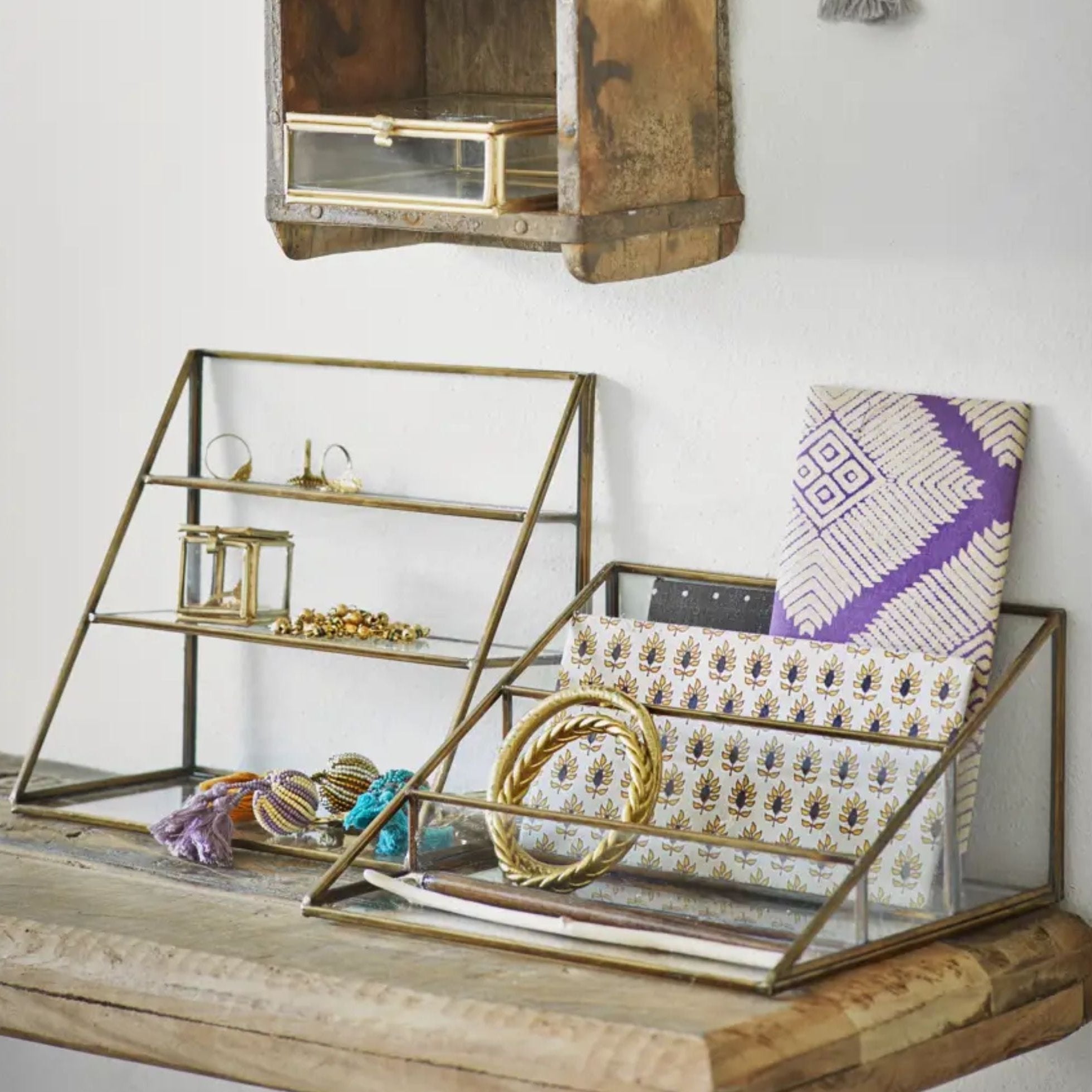 Madam Stoltz, Organisateur de bureau