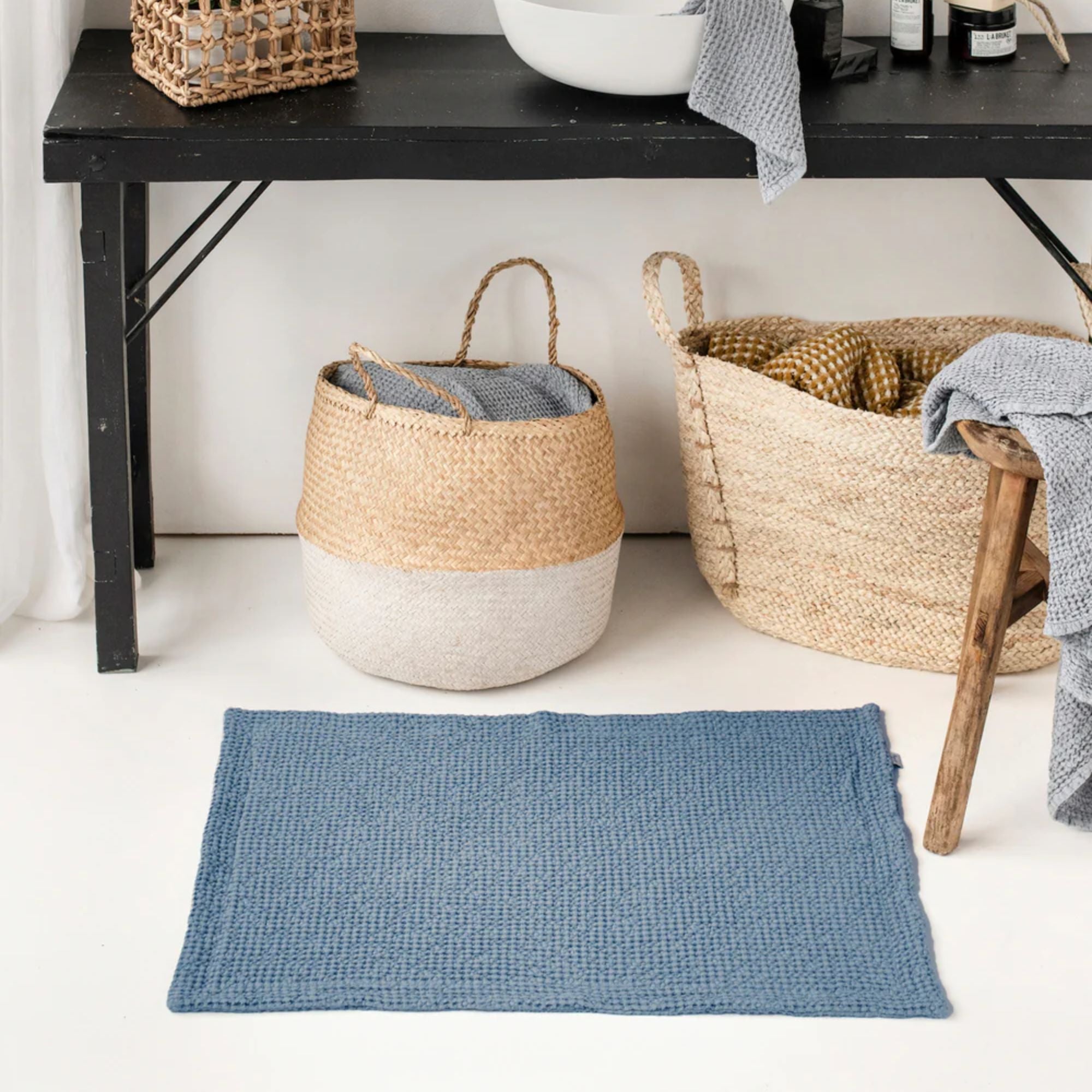 Magic Linen, Tapis de bain gaufré - Bleu gris