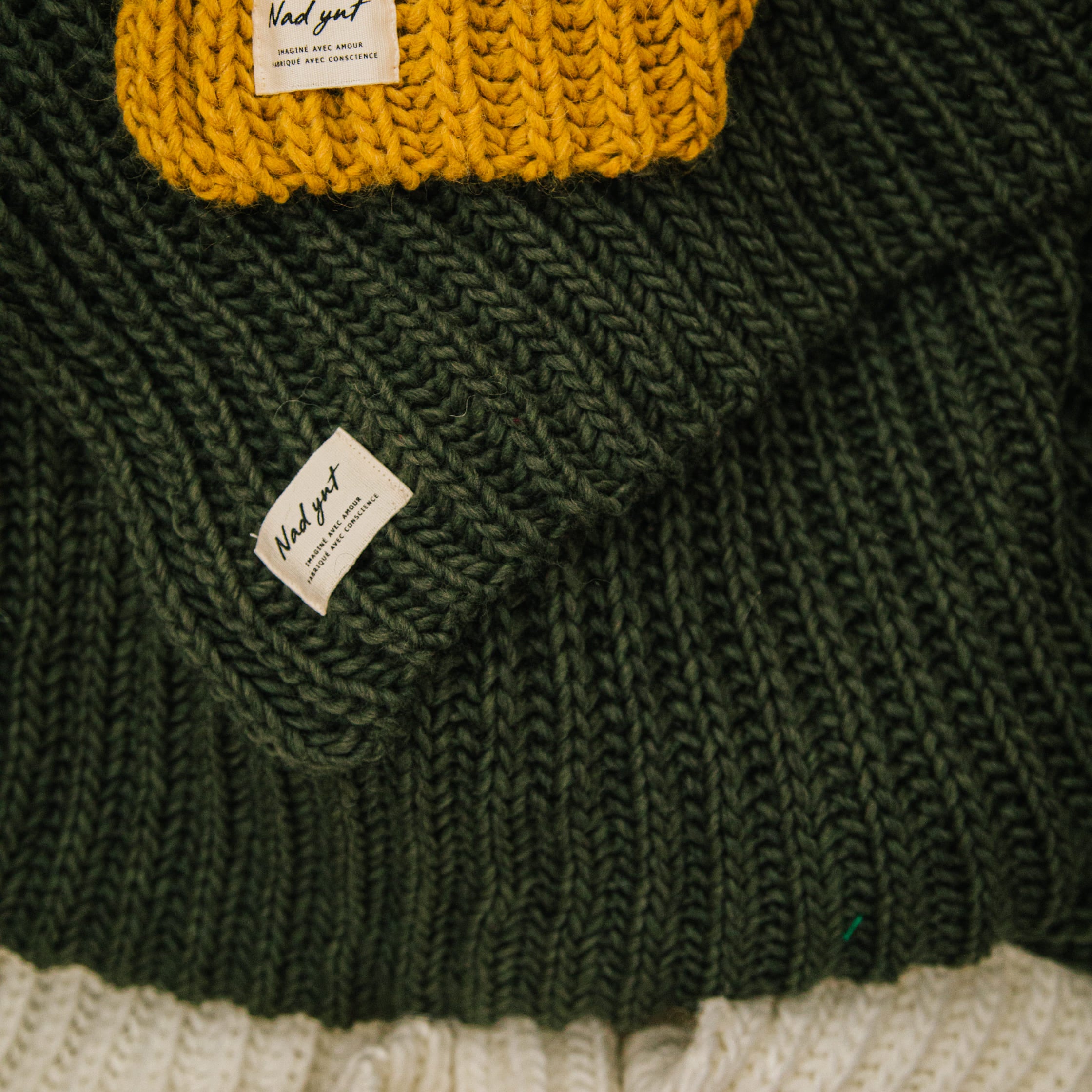 Nad Yut, Plaid en laine tressée - Soleil