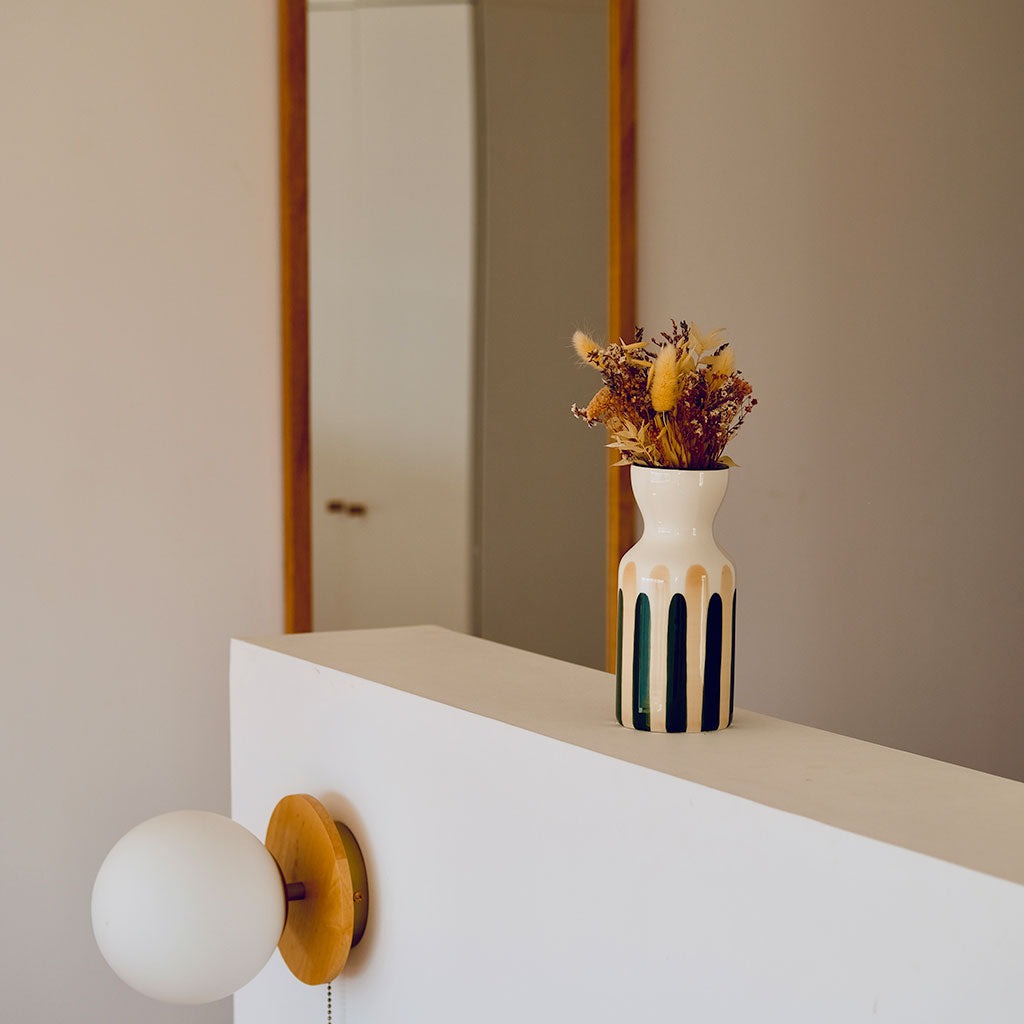 Oustao, Vase totem en céramique - Mediterranea Rayures vert&beige