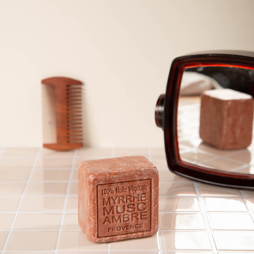 Maître Savonitto, Savon cube - Musc, Myrrhe & Ambre