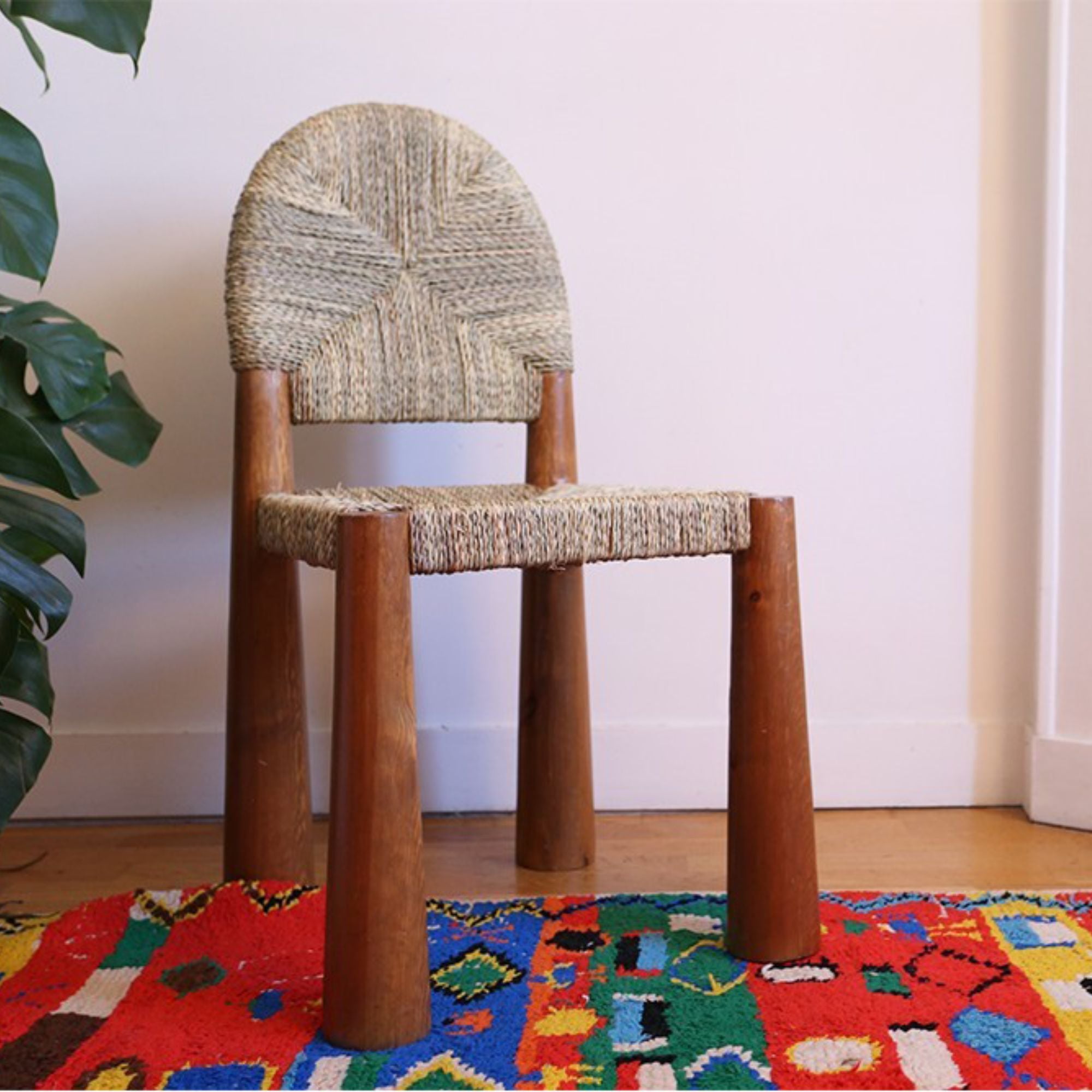 THEM, Chaise en bois et paille fait-main au Maroc