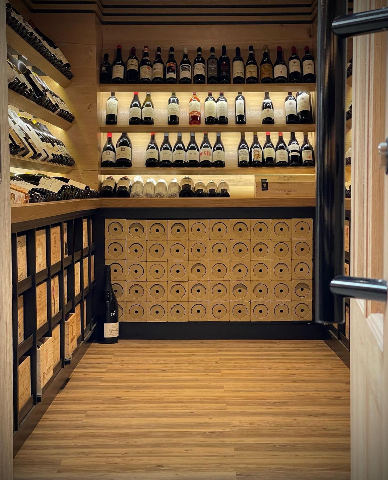 Argicru, Cave à vin en argile séchée - 48 casiers