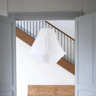 Centième (Georges Store) , Candelabre en coton ancien blanc