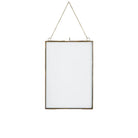  Madam Stoltz, Grand cadre photos suspendu