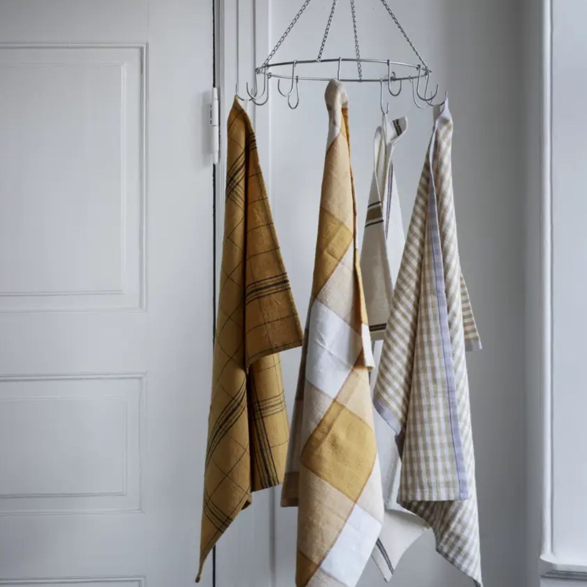 Madam Stoltz, Torchon - Curry