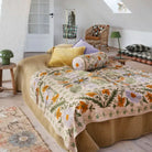 Madam Stoltz, Couvre lit en coton brodé - Suzani Camel