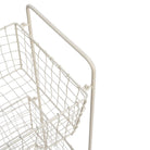 Madam Stoltz, Étagère a panier