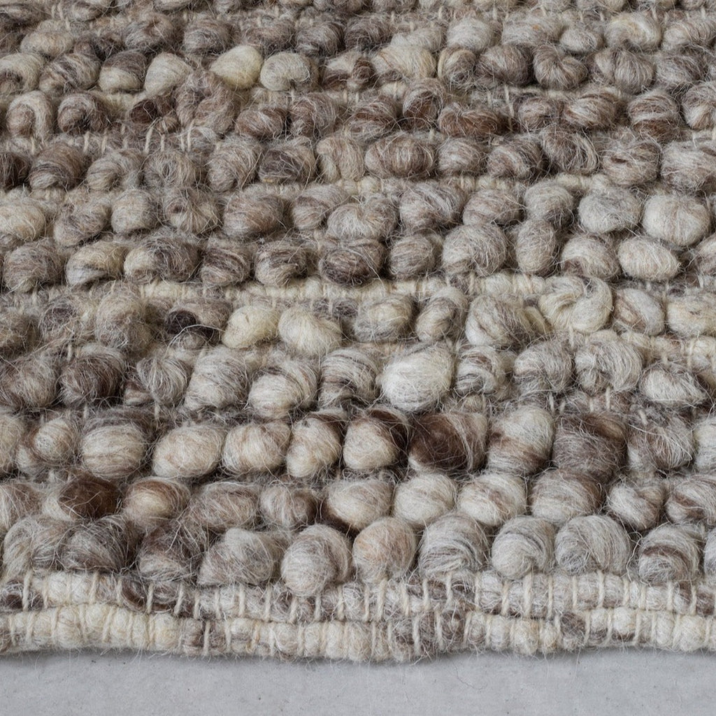 Tapis en laine naturelle mélangée Nunamae - Chiné | Effet bouclé