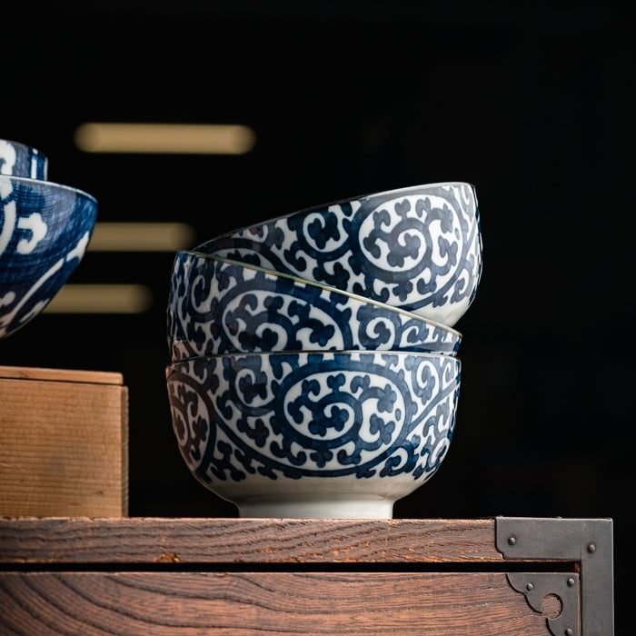 Porcelaine japonaise, Petit bol - Karakusa