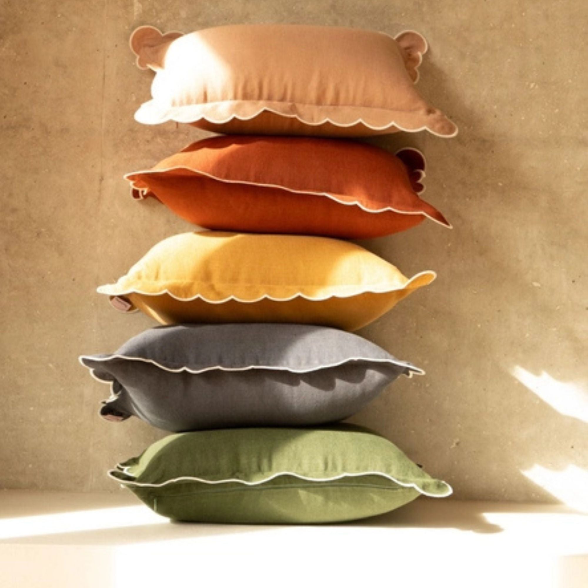 Tomète, Coussin rectangulaire en lin festonné - Rose Poudré et Blanc