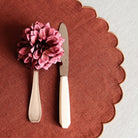 Tomète, Lot de 2 sets de table ronds festonnés en lin - Tomette