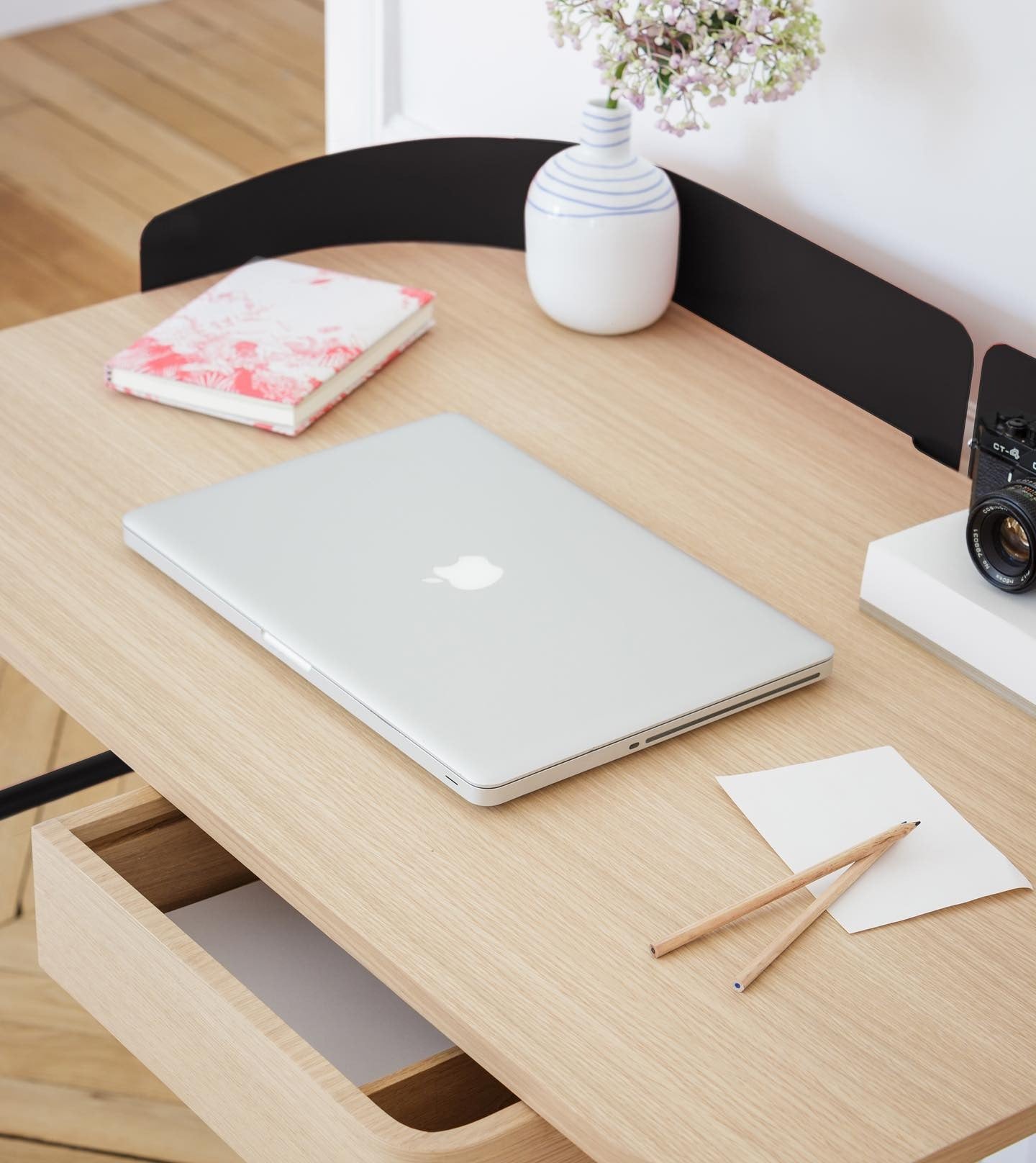 Hartô, Bureau Victor - Gris ardoise