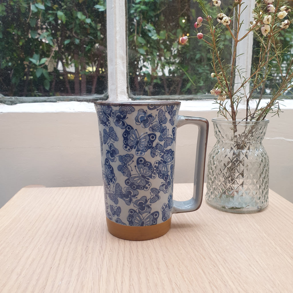 Porcelaine japonaise - Grand mug papillons